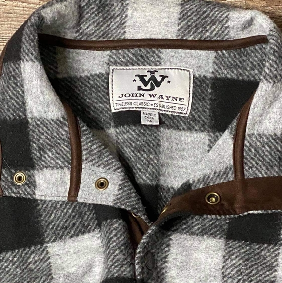 John Wayne Timeless Classic Est 1907 Pullover - Picture 2 of 6